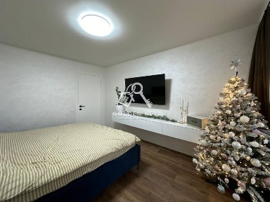 Продаж 3-кімнатної квартири по В. Великого, 