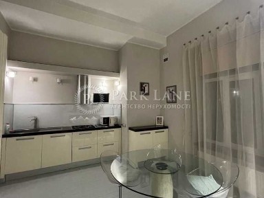 Центр. Липки. Городецкого. Пассаж. Заньковецкой. Квартира с ремонтом.