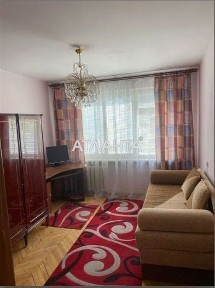 Продаж чотирикімнатної квартир по вул. Наукова.