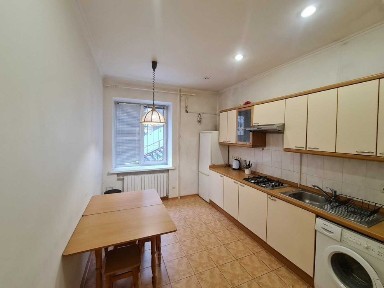 Продам 2 кім. квартиру в центрі Києва. Урядовий квартал, Дарвіна, 1