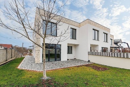 Продаж ідеальних котеджів в передмісті Львова