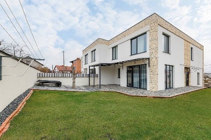 Продаж котеджу в передмісті Львова. локація Сокільники