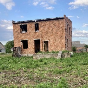 Недобудований будинок у Брошнів-Осаді