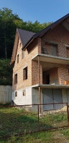 Новозбудований двоповерховий будинок з гаражем по вул. Водна