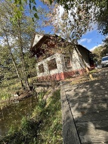 Продаж будинку посеред лісу, з власним озером