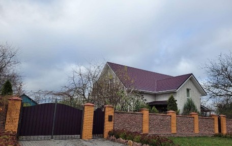 Двоповерховий житловий будинок в с. Літки