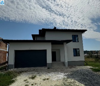 Розкішний будинок в престижному передмісті Львова