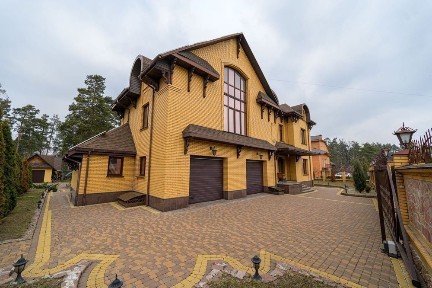 Оренда будинку 940м² з виходом до лісу, за адресою м. Київ, вул. Кіото 29