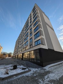 Комерція під бізнес у готовому будинку.