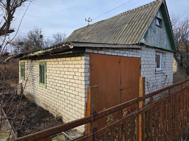 Дачний будиночок біля траси Черкаси-Золотоноша