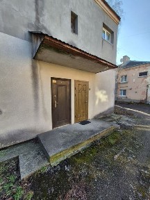 2к квартира з подвір'ям вул. Довга