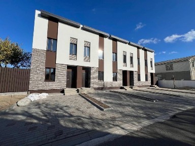 ПРОДАЖ ТАУНХАУСА біля лісу. Галина