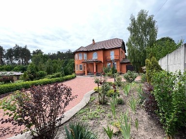 Продаж котеджу в ЖИВОПИСНОМУ пригороді Коростишіва.