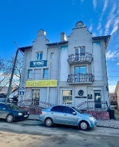 Продається комерційне приміщення в самому центрі міста. Чортків