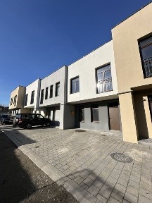 Продаж котеджу у Львові (до центру 17 хв).