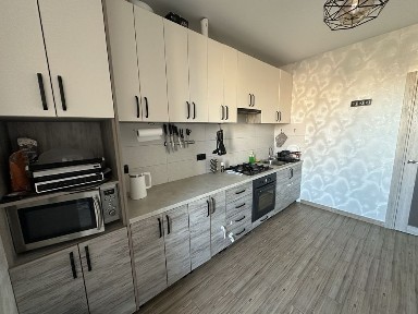 Хороша 2 кім квартира з ремонтом можна під держ програми