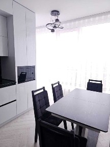 Продаж квартири 2 кім. +кухня студія ЖК 