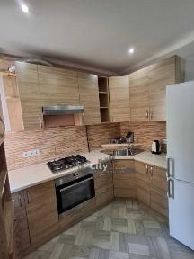 Продається 2-кімнатна квартира