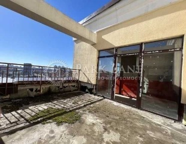 Дворівнева квартира в клубному будинку 