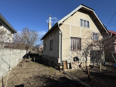 Продаю будинок с. Крихівці, 4,5 сотки землі