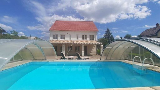 Осокорки. Дом с бассейном на теплый период. Можно с животным. Без %