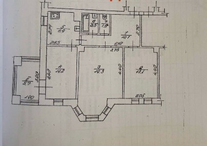 Продається трикімнатна квартира