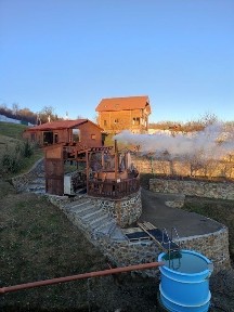Будинок з чаном і лазнею в Сваляві для відпочинку, оренда котеджу.