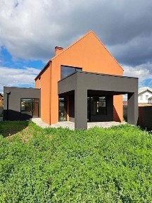 Новий якісний будинок навпроти парка Олександрія