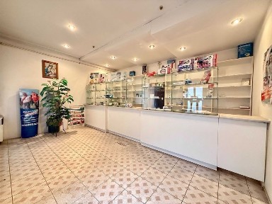 Здається в оренду приміщення в житловому будинку у місті Стрий.