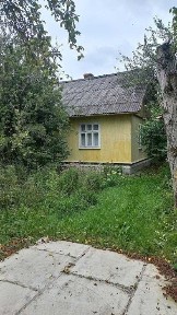 Будинок із землею. Польський кордон. Добромиль с. Солянуватка.