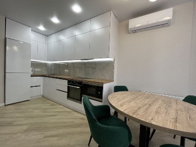 Хмельницький, вулиця Кармелюка 4/2