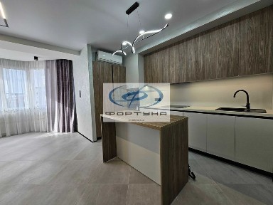 Стильна квартира із новим ремонтом у закритому ЖК. Митниця