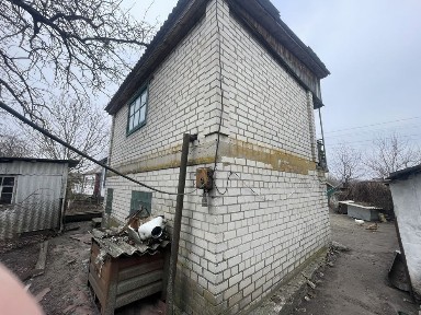 Добротна садиба, індивідуальне опалення, велика ділянка