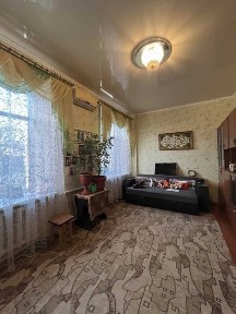 продаж частини будинку, центральна частина міста