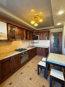 3-кімнатна квартира з ремонтом на 5-му мікрорайоні