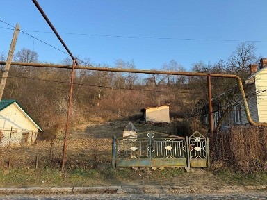 Продам частину будинку з власною земельною ділянкою 15 соток