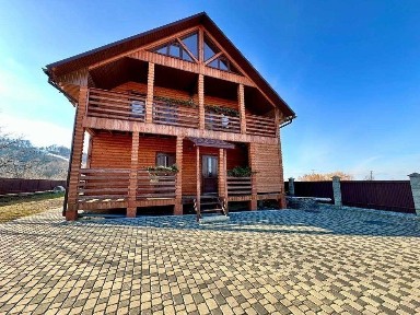 Продаж приватної вілли біля гірськолижного курорту Буковиця
