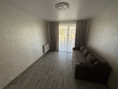 Продаж 1к квартири 60 кв. м на вул. Університетська 7