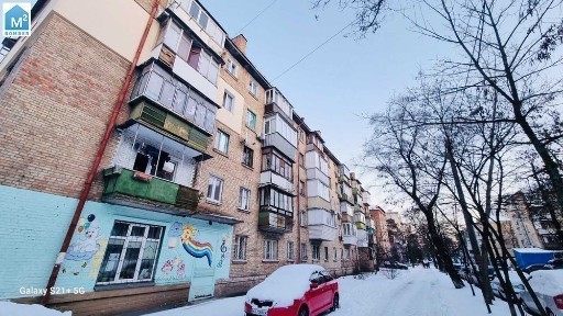 Продаж 3-кімнатної квартири 56 м², Санаторна вул., 11