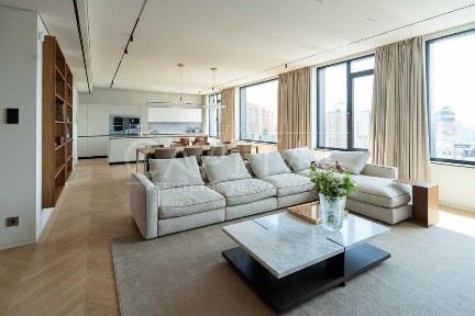 Довготривала оренда 4к квартири на вул. Івана Федорова 2А