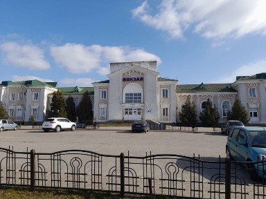 Единственный магазин на перроне.