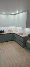 Черкаси, Добровольського 32