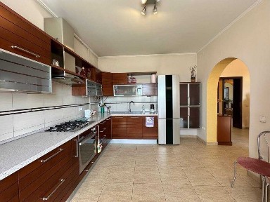 Розкішна дворівнева квартира по вул. Вовчинецька-Василіянок