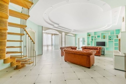 Одеса, Приморський, вулиця Дерибасівська 17