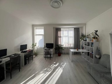 Продаж 3-ох кімнатноі квартири м. Ужгород ЦЕНТР вул. Довженка