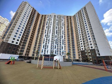 1к квартира в 60 жемчуж. 46 кв. м. Вид во двор на фонтаны.