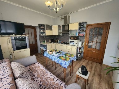 Продам півособняк в центральні частині міста 74м2