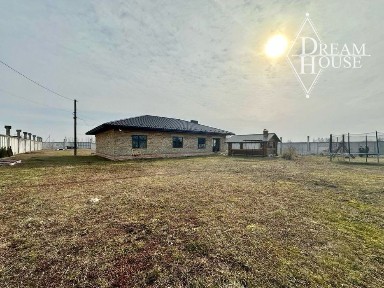 Продаж недобудованого будинку з гаражем для Фури