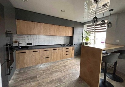 Продаж 3кімнатної квартири (перепланована в 2х+студія). Центр