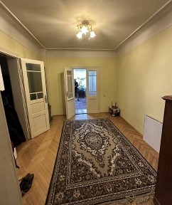 Продається 3 кімнатна квартира